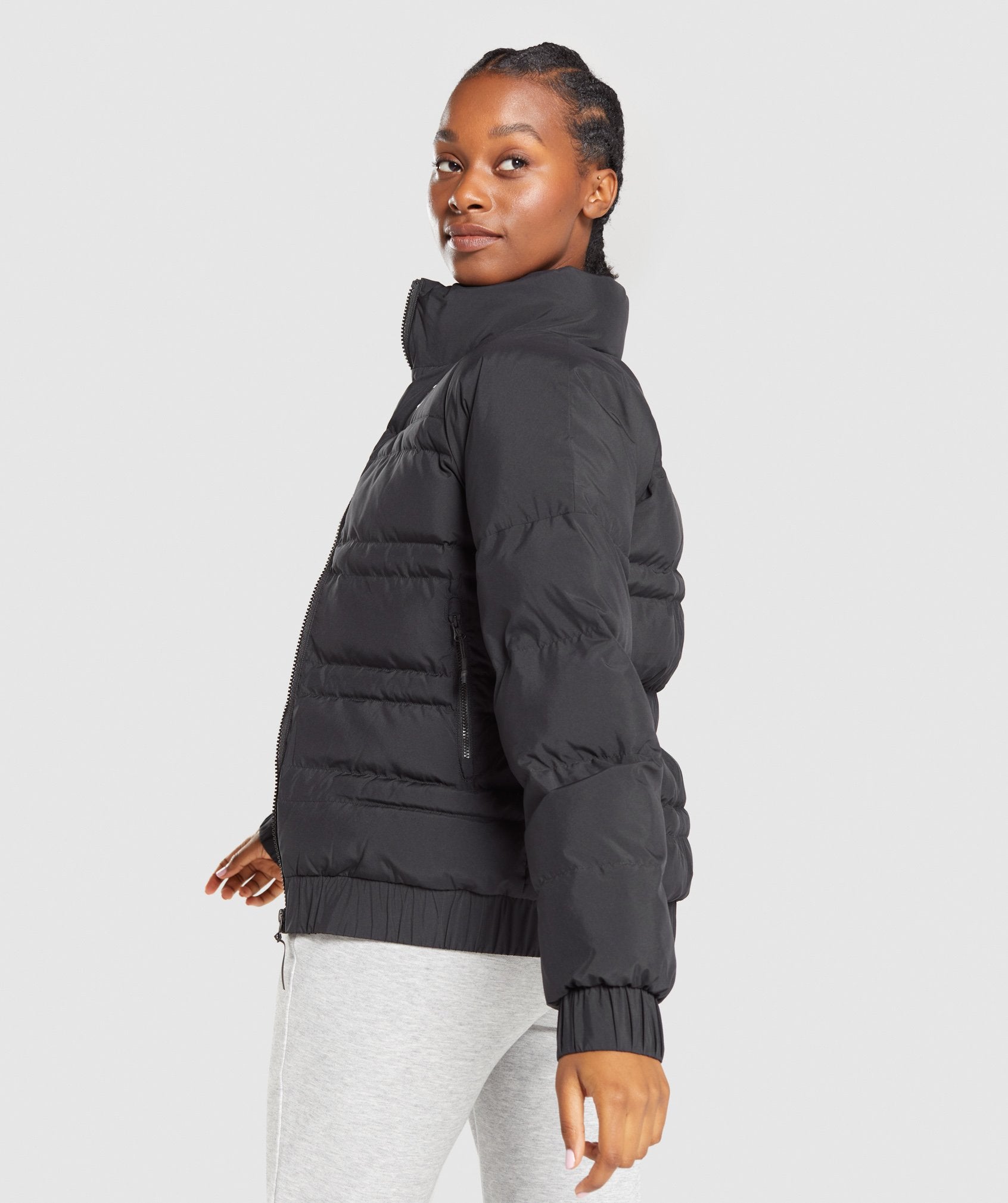 Gymshark Essential Puffer Jacket - Black  Puffer jacket black, Womens gym  hoodies, Puffer jackets