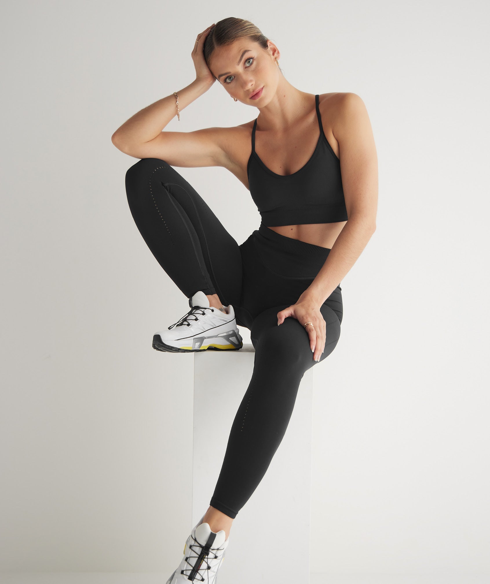 Sweat Seamless Sculpt Leggings in Black - view 4