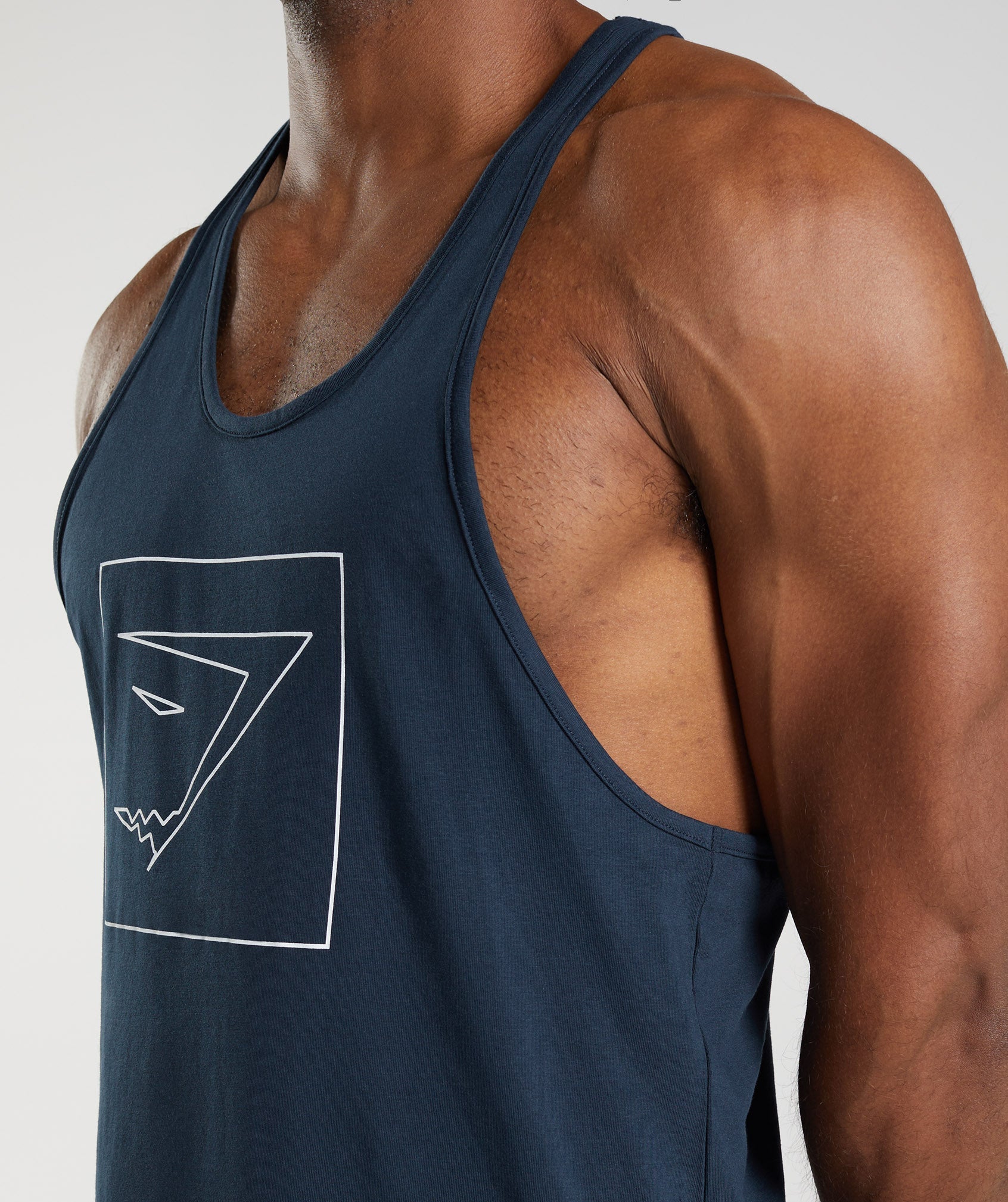 Outline Stringer in Navy