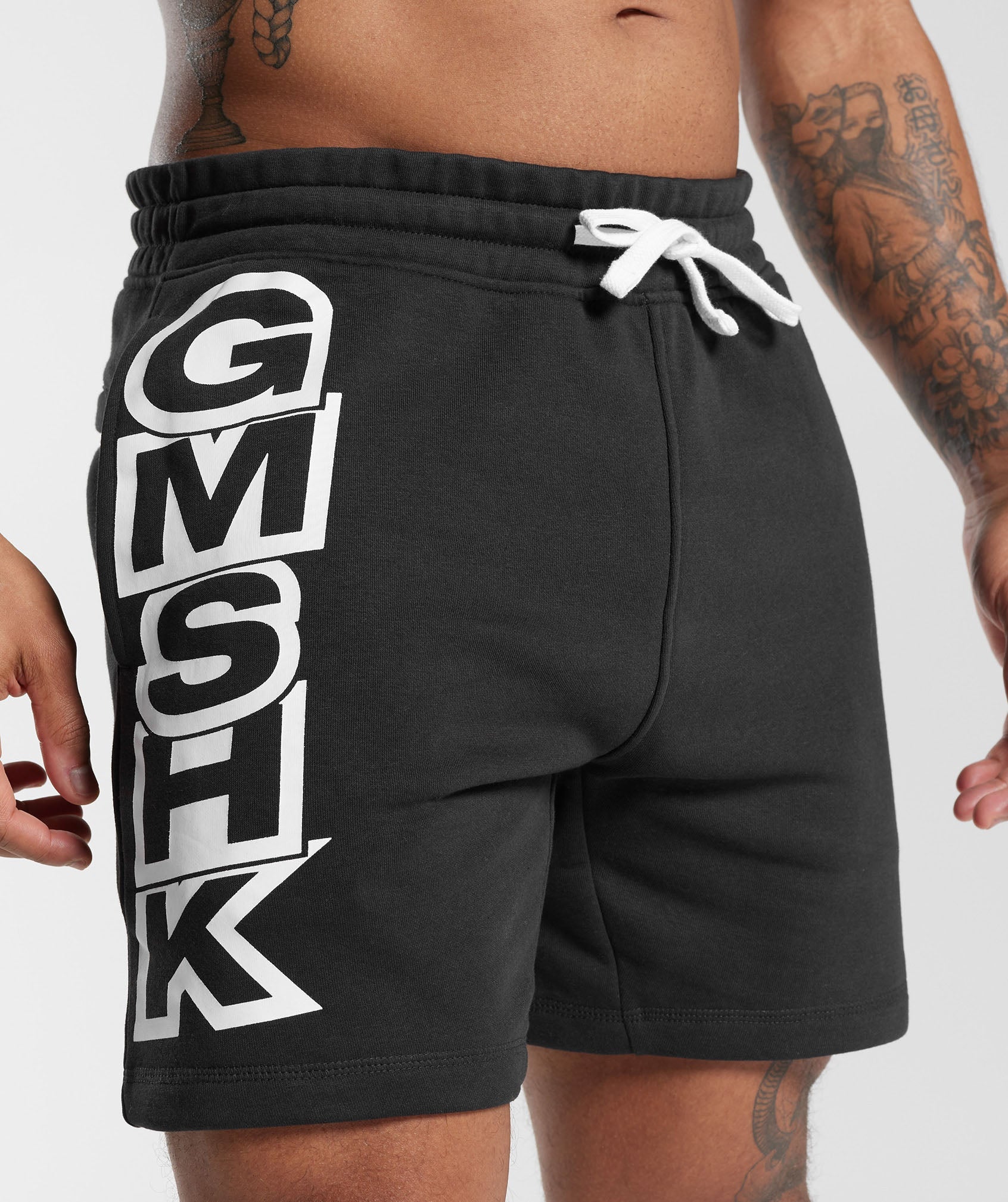 GMSHK Shorts in Black - view 5
