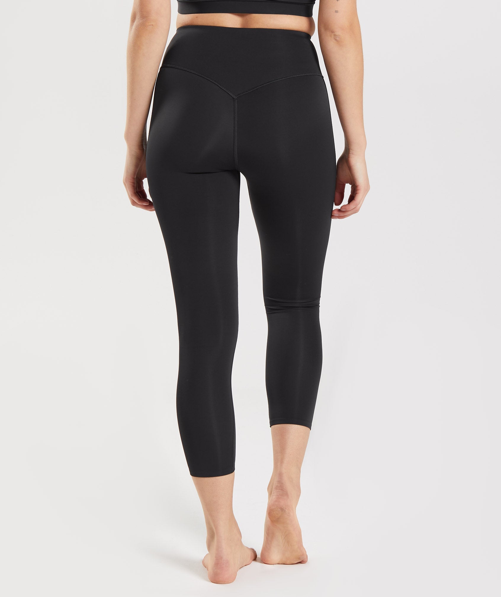 Studio 7/8 Leggings in Black - view 2