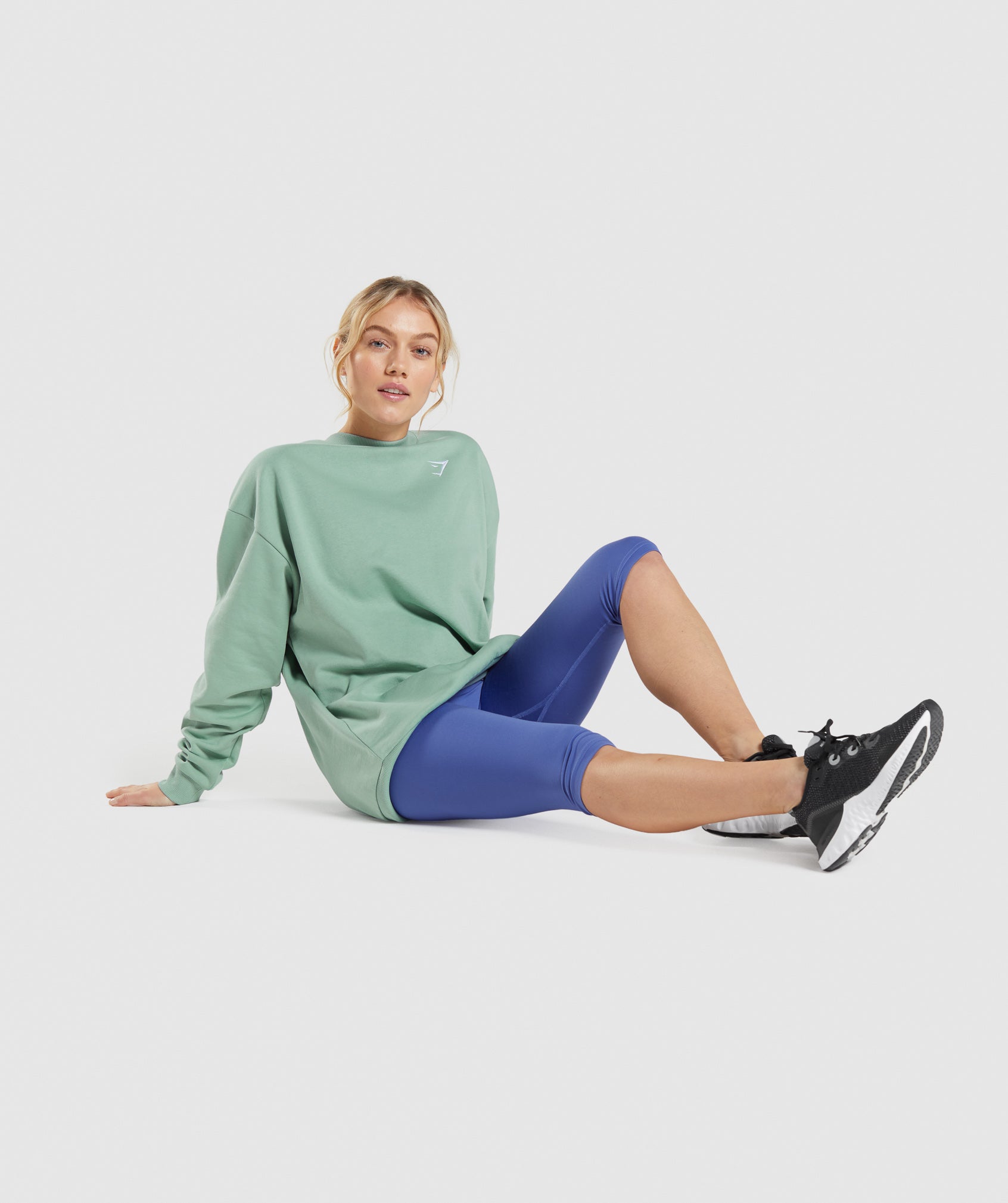 Training Oversized Sweatshirt in Maya Blue - view 4