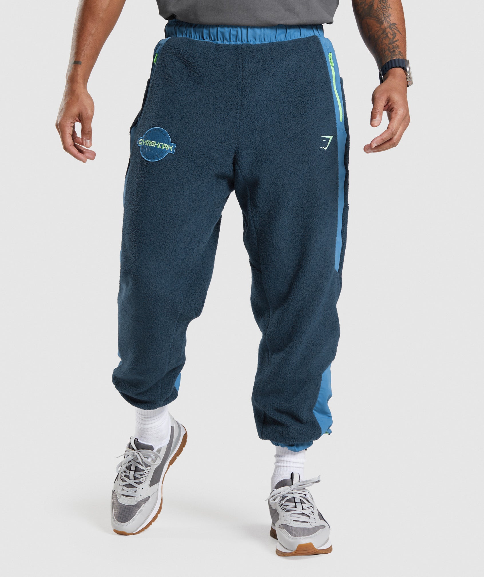Vibes Joggers in Navy/Lakeside Blue