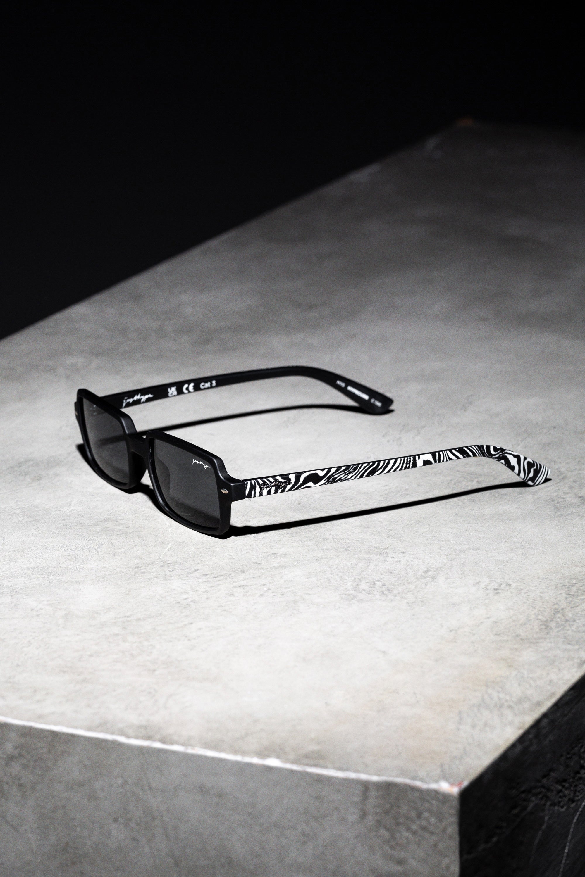 hype cube black wave sunglasses