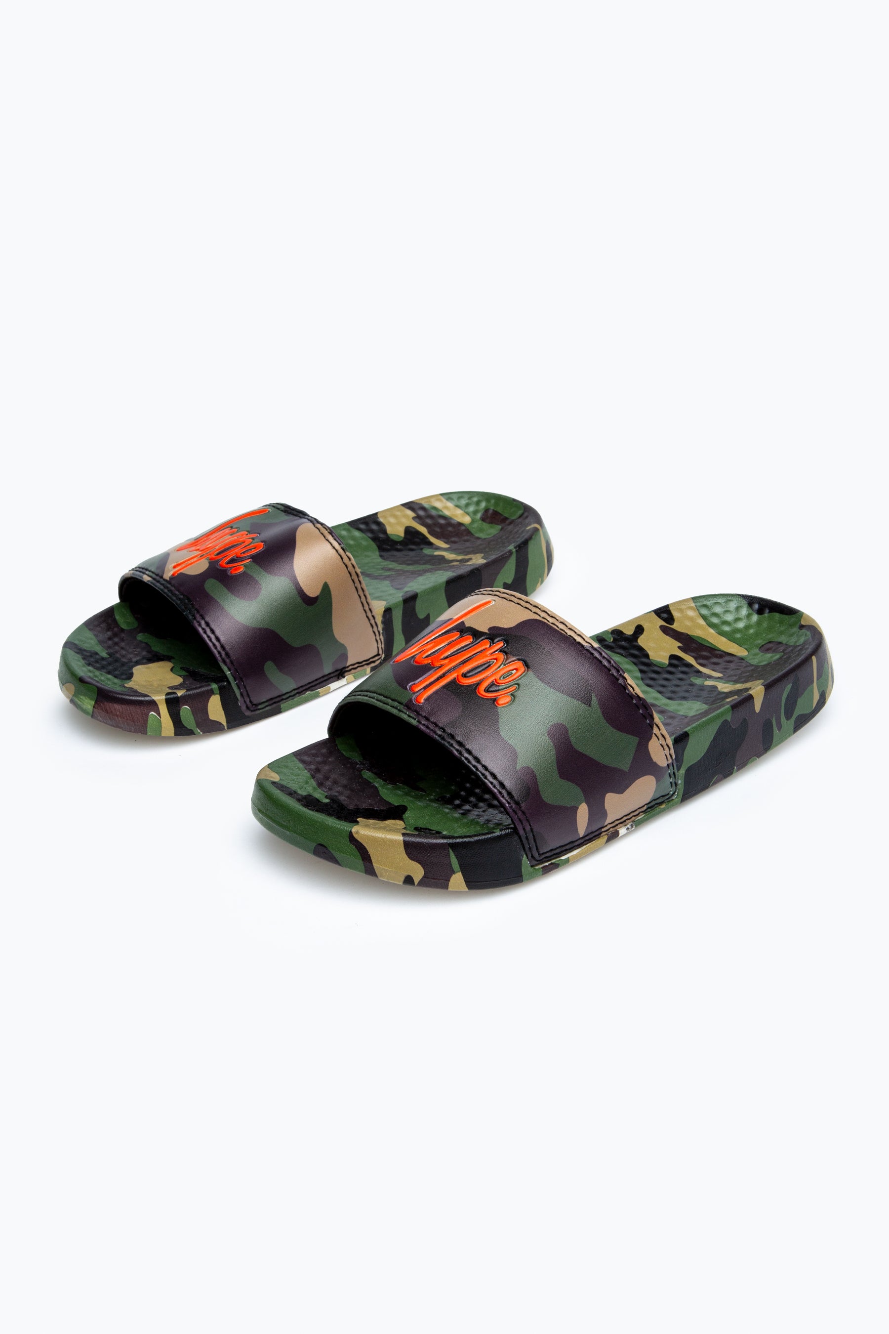 hype kids unisex khaki classic camo script sliders