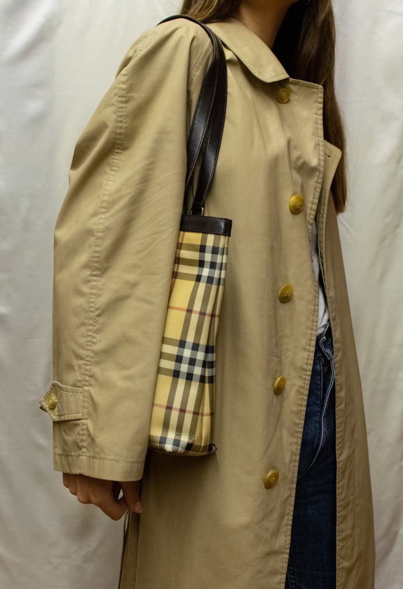 Gabardina Burberry Original Vintage - em bege