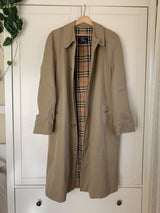 Burberry Classic Trench Coat - Very Good Condition! Size L