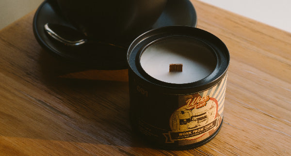 在咖啡店裡工作 Work From Cafe candle