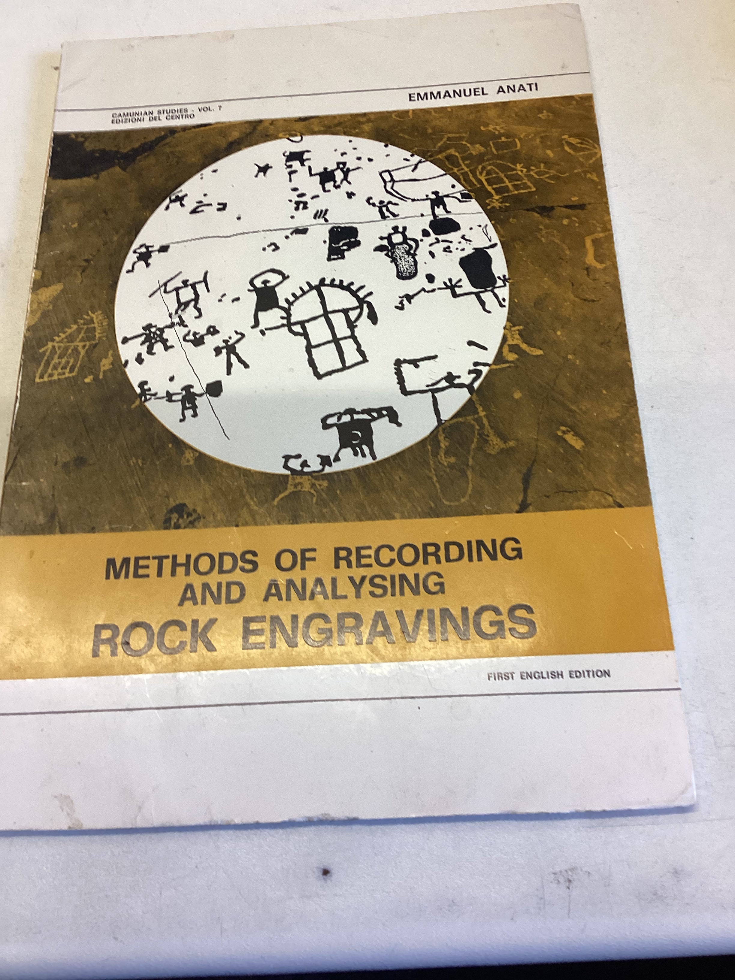Methods of Recording and Analysing Rock Engravings First English Edition Emmanuel Anati