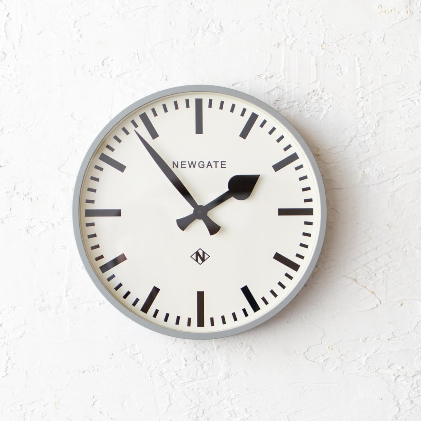 Number Three clock − Railway Clock Posh Grey｜NEWGATE — ANTRY USE