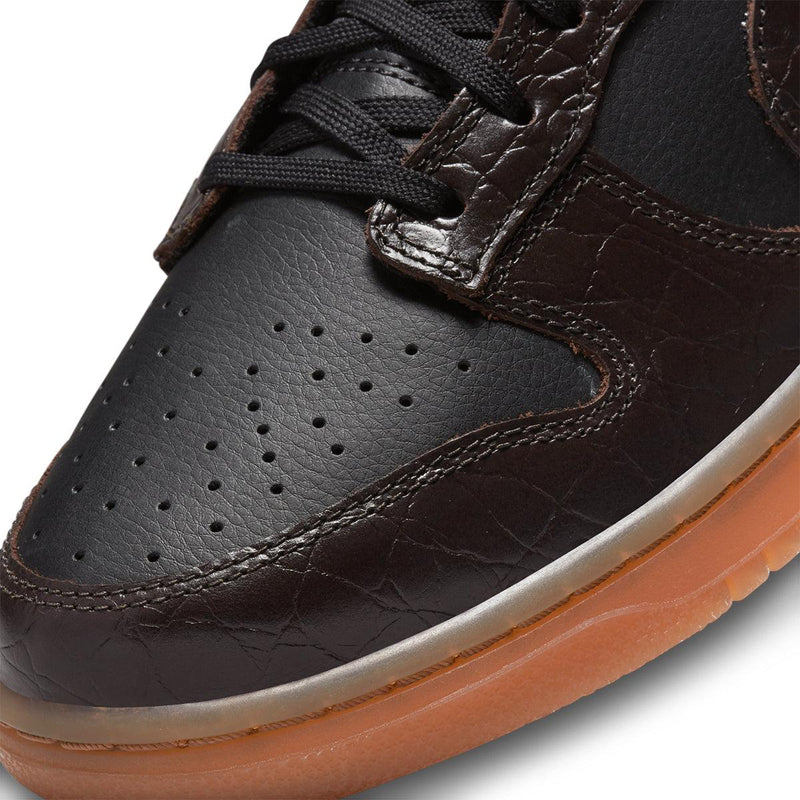 dunk low se black velvet brown sail