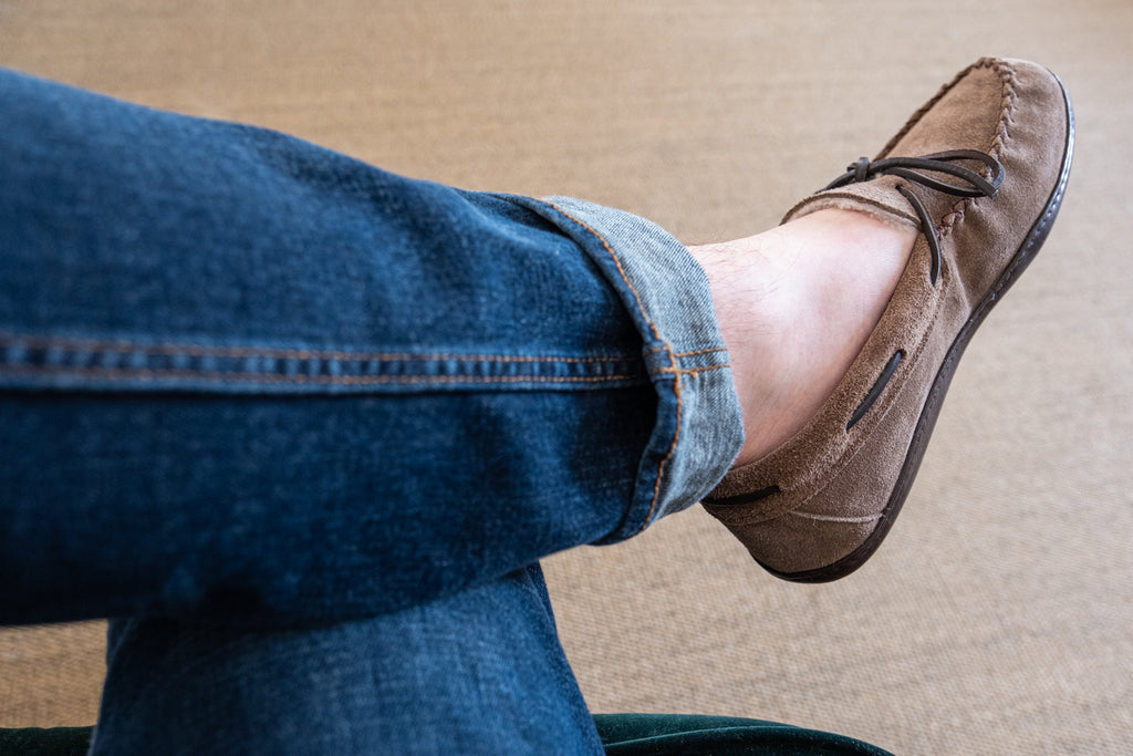 Suede moccasins with rubber sole and sheepsking lining