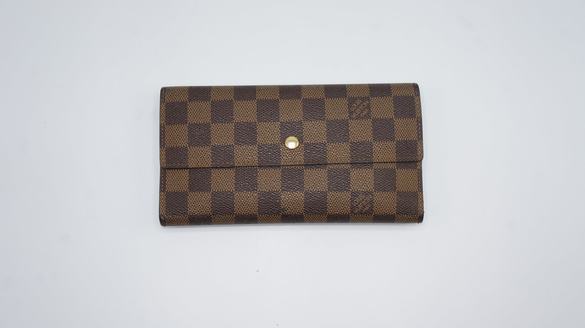 LOUIS VUITTON, a damier azur wallet. - Bukowskis