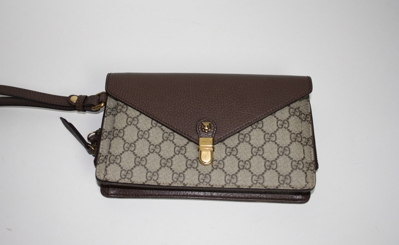 Gucci zip clutch bag | Iconics Preloved Luxury