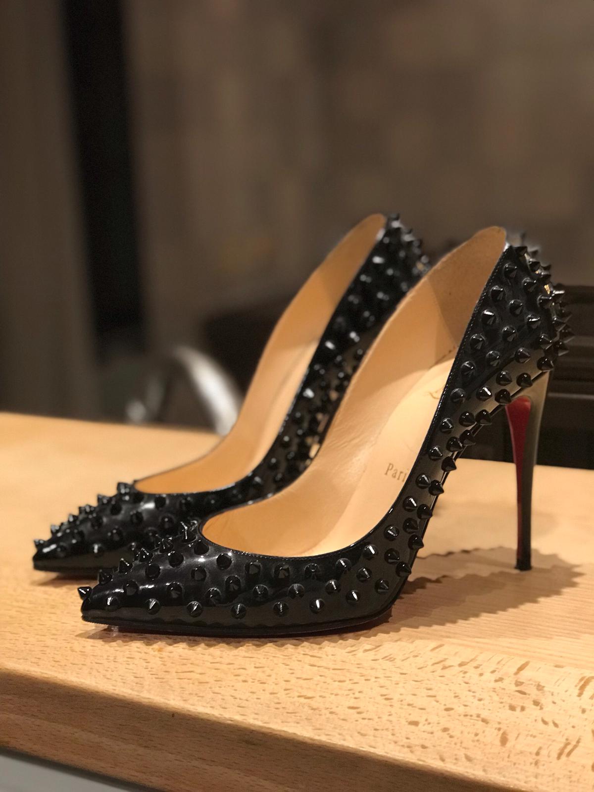 follies spikes black