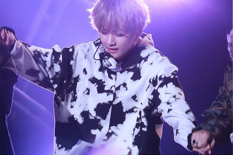 taehyung black and white hoodie