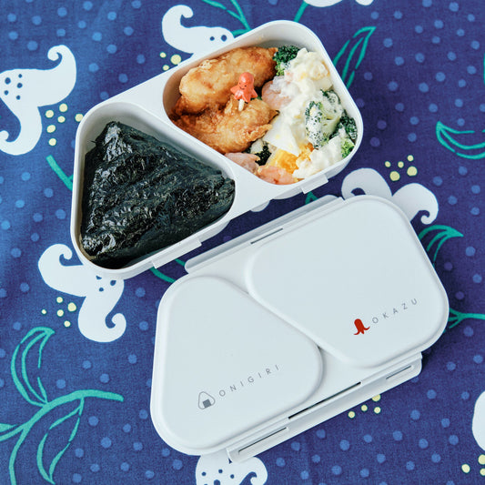 https://cdn.shopify.com/s/files/1/0100/4672/products/137891_Onigirimakerlunchcase.jpg?v=1675756614&width=533