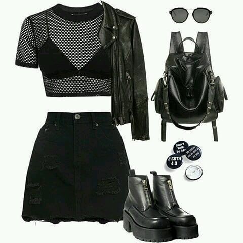 Siyah crop top bluz, siyah çanta, siyah gözlük, siyah mini etek kolajı