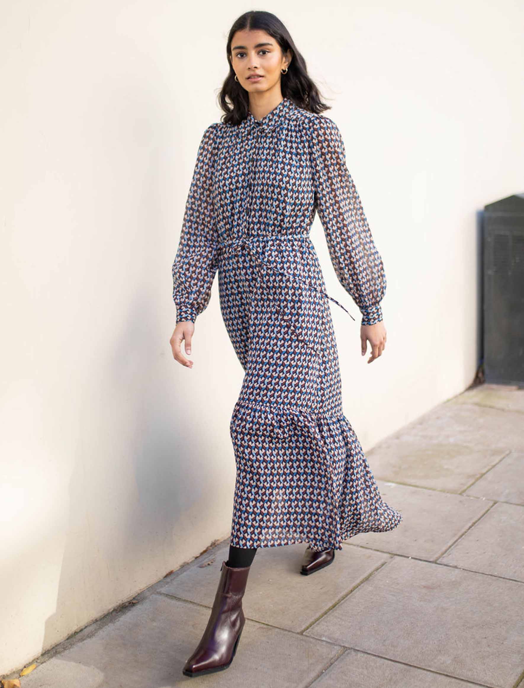 Darcie Collared Drawstring Waist Maxi Dress in Navy Beige Heart Geo Print