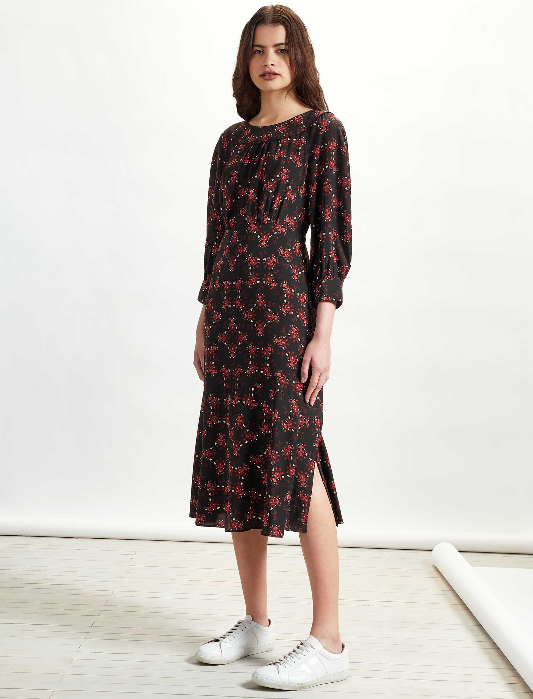 Cefinn Darcie Long Sleeved Round Neck Midi Dress - Black/Crimson Floral