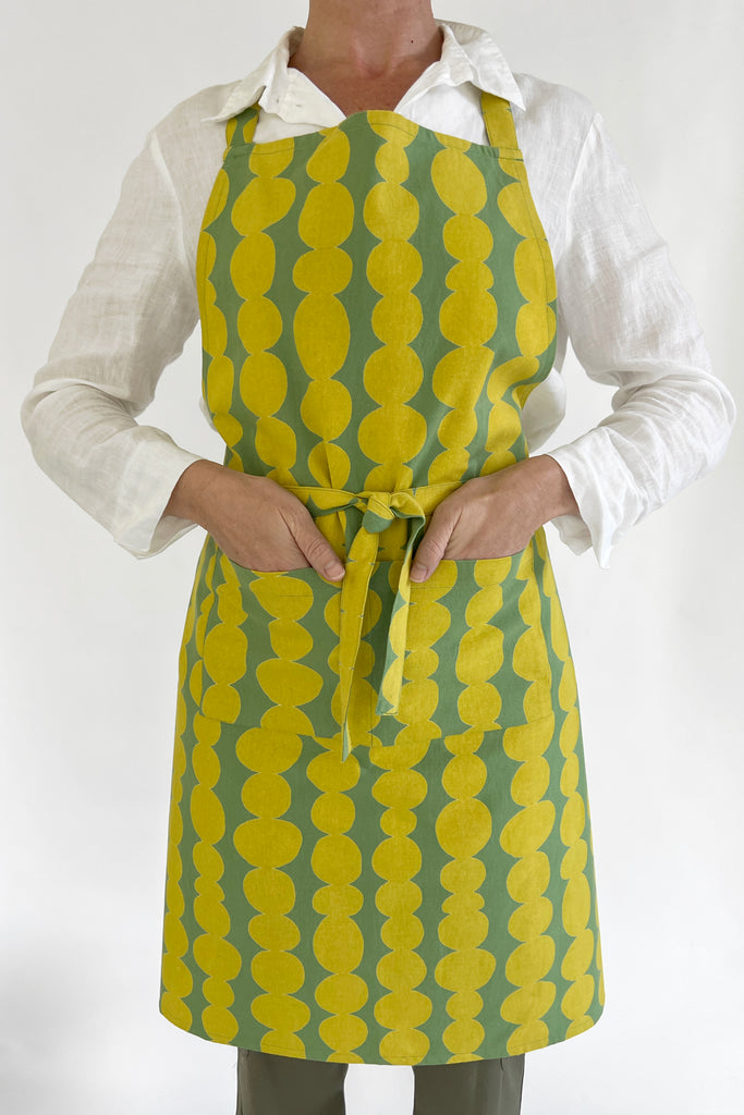 Knitted Table Runner - Savvy Apron