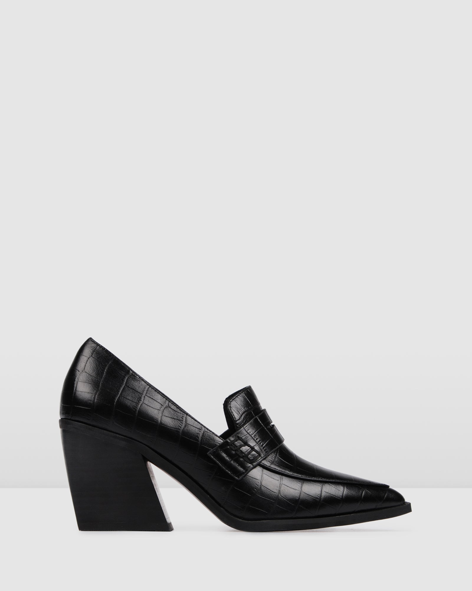 black shoes mid heel