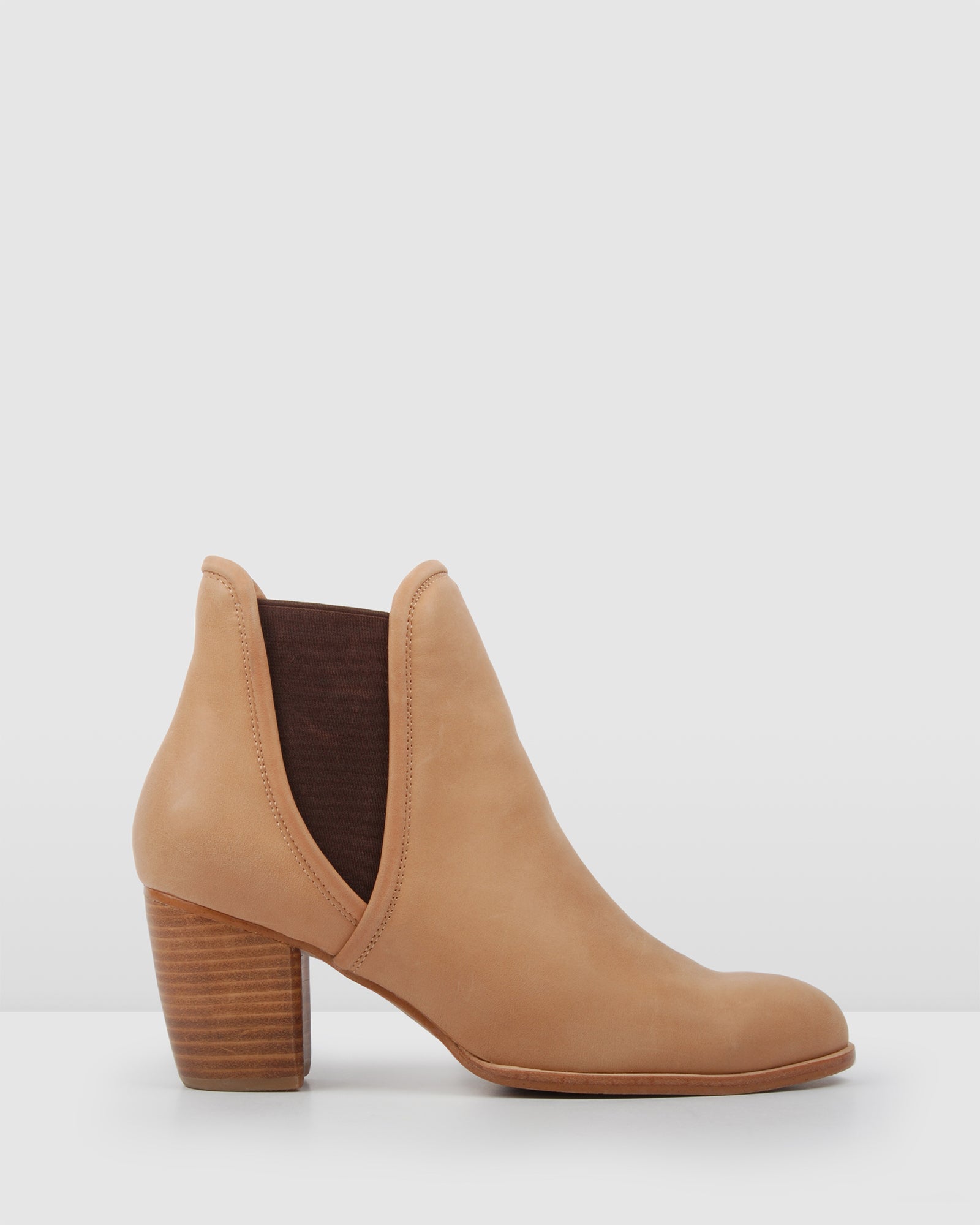 mid chelsea boots