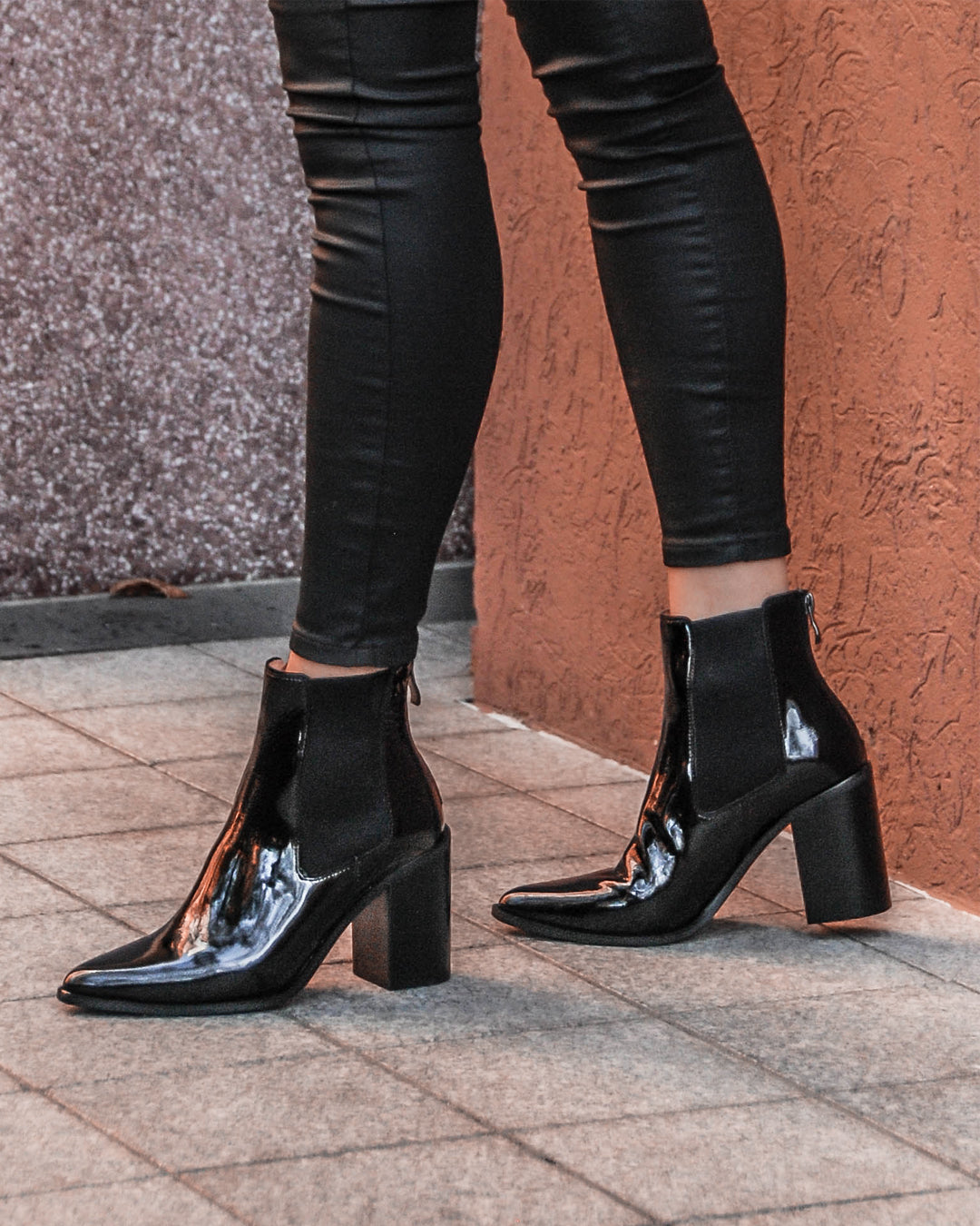 LOVER HIGH ANKLE BOOTS BLACK PATENT 