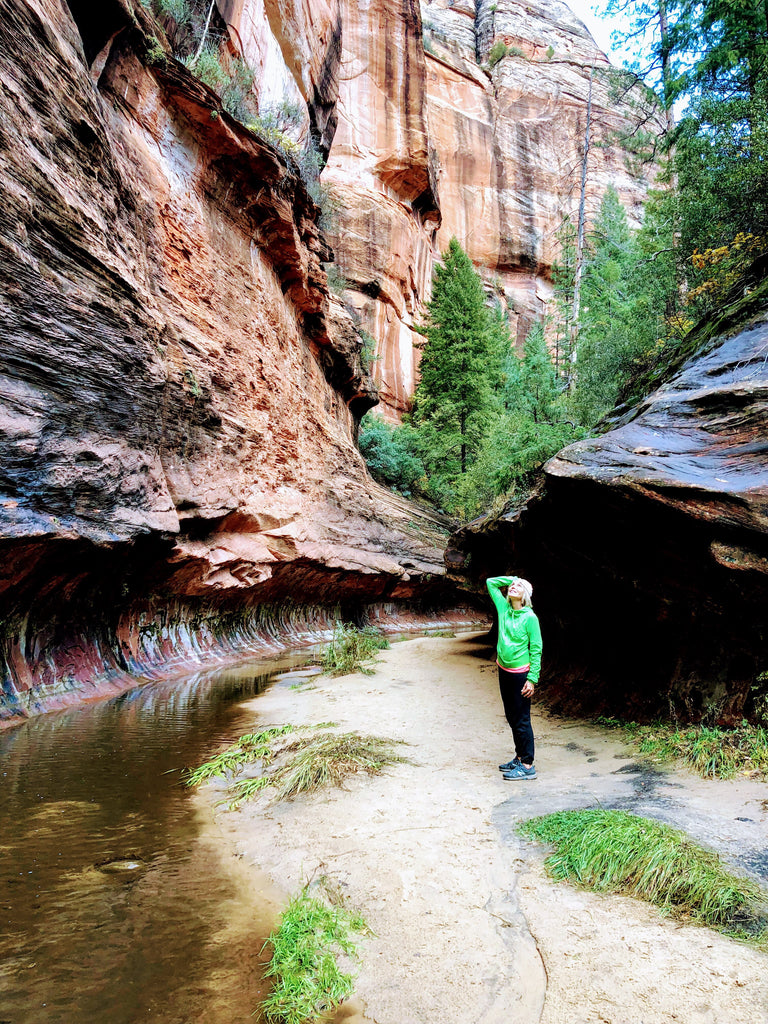 Standing in the Red Rock Canyon and embracing the great views in Sedona