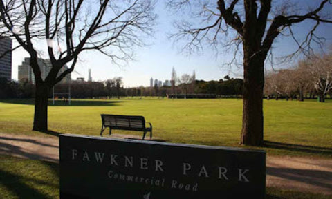 Fawkner Park in South Yarra Melbourne is one of the most dog friendly parks in the city