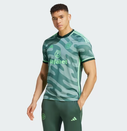 Celtic Football Club on X: 💚🖤 𝘾𝘾𝙑 in the new Away Kit