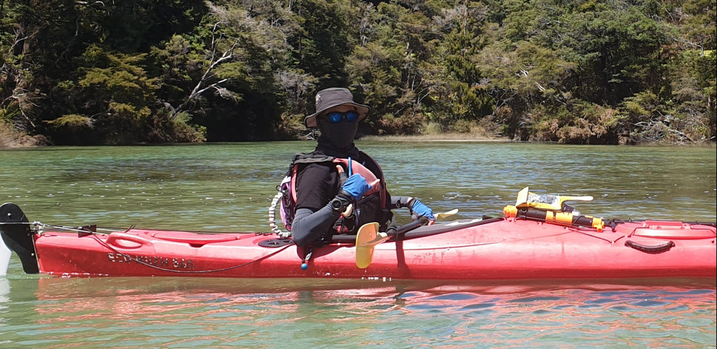 Kayaker in sun protective sleeves - Dark Grey Crazy Arms