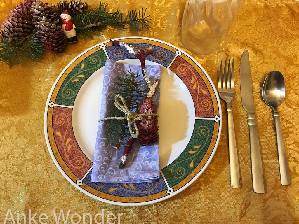 Handmade and handpainted Christmas Table decoration by Anke Wonder.