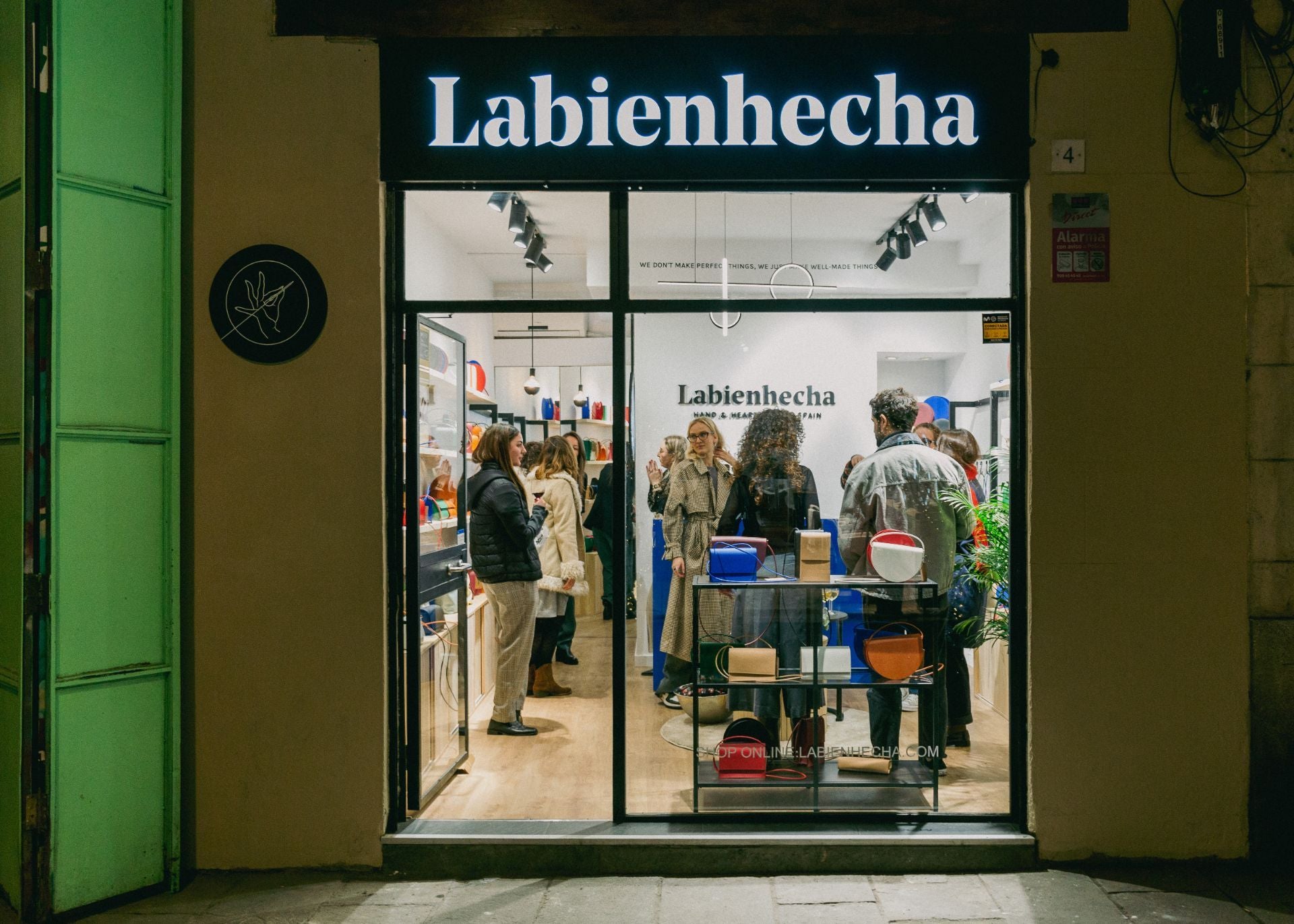 Vista de la tienda desde la calle