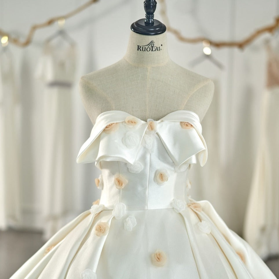 Elegant 3D Flowers Simples Strapless Satin Ball Gown Wedding Dress Classic Wedding Dresses BlissGown 