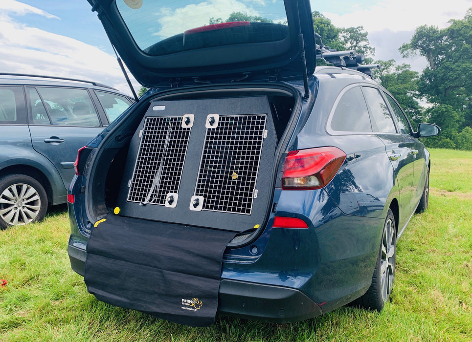 Toyota Auris Touring Sports (20122018) Dog Car Transport