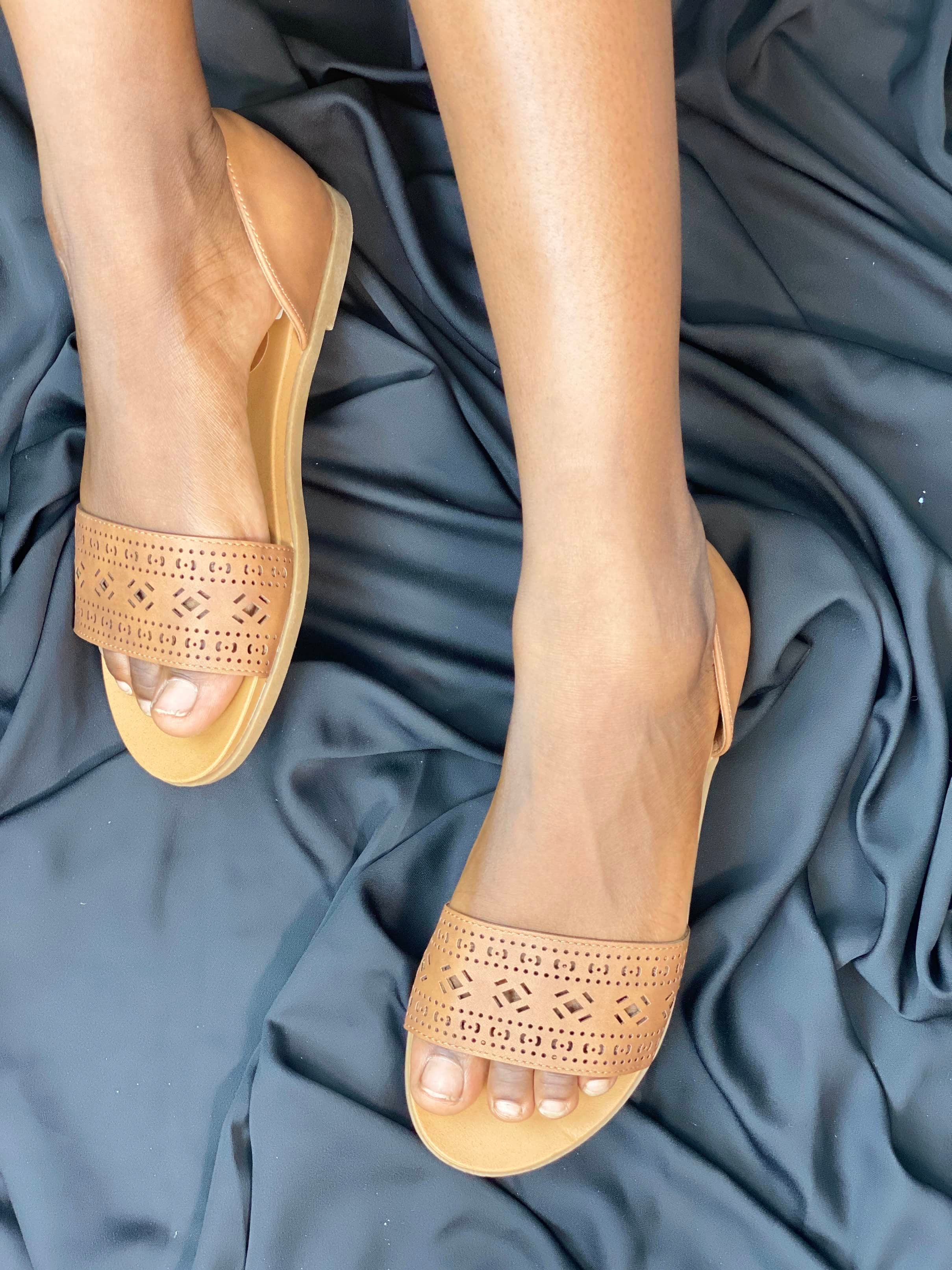 ANDIAMO BROWN PERFORATED LEATHER FLAT SANDALS – Shoepify