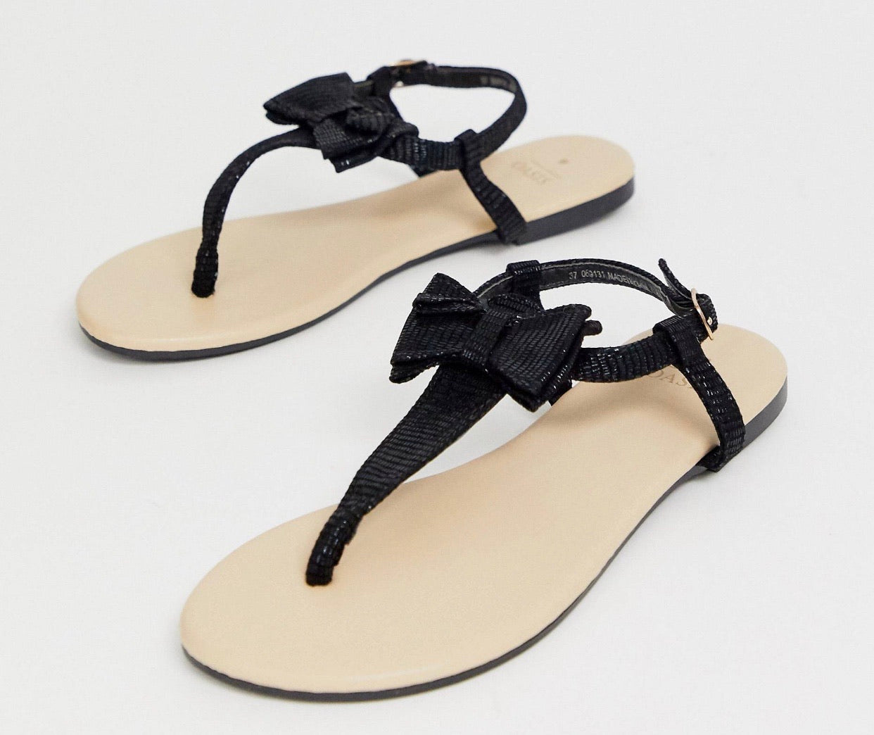 OASIS BLACK BOW DETAIL TOE-POST SANDALS 