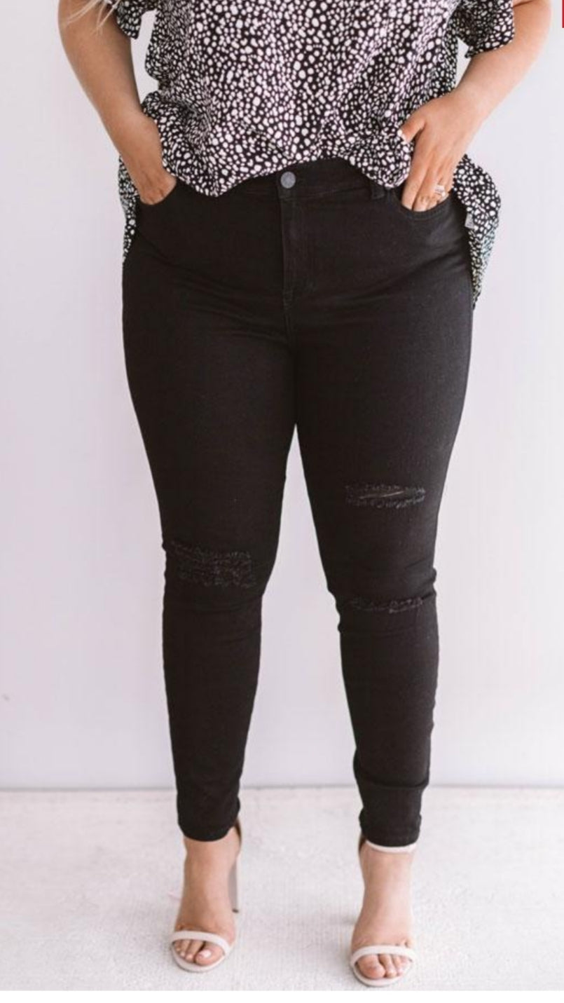 Curvy Celeste Black Distressed Knee Jeans – Mota Boutique