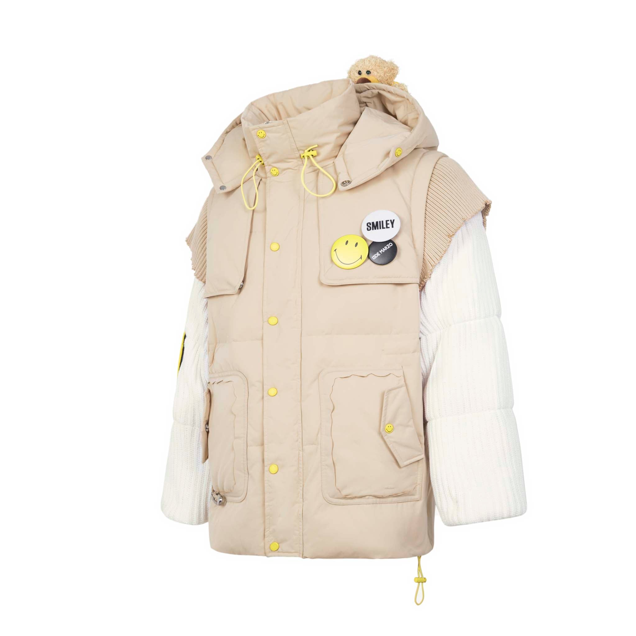 13DE MARZO x SMILEY Bear Pin Down Jacket Sahara Sun