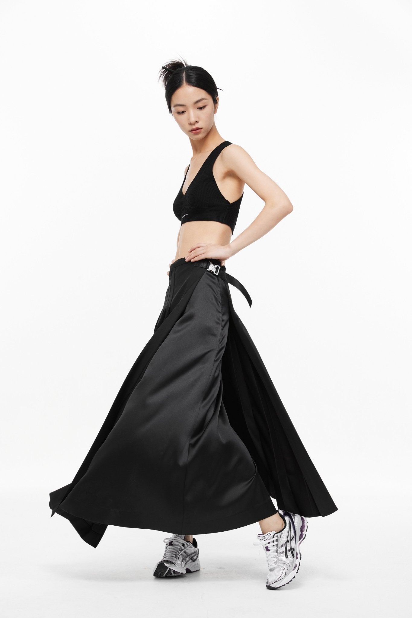 Black Mixed Fabric Patchwork Pleated Irregular Design Mid-Length Skirt