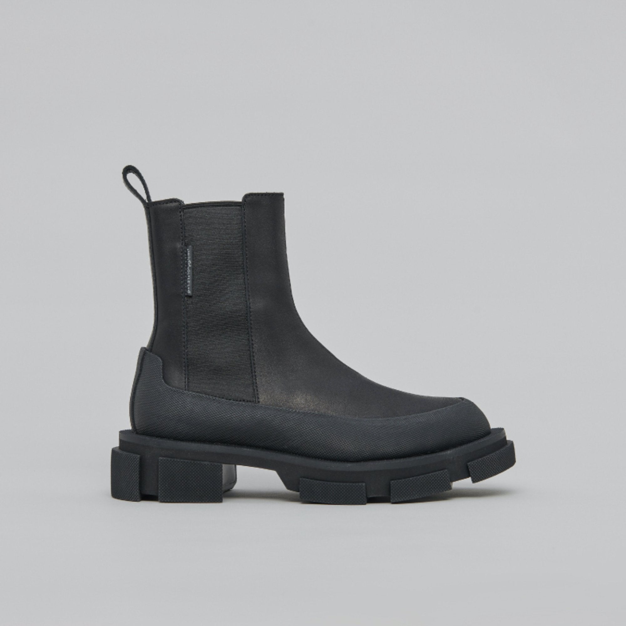 Both Both Gao Black Chelsea Boots | MADA IN CHINA