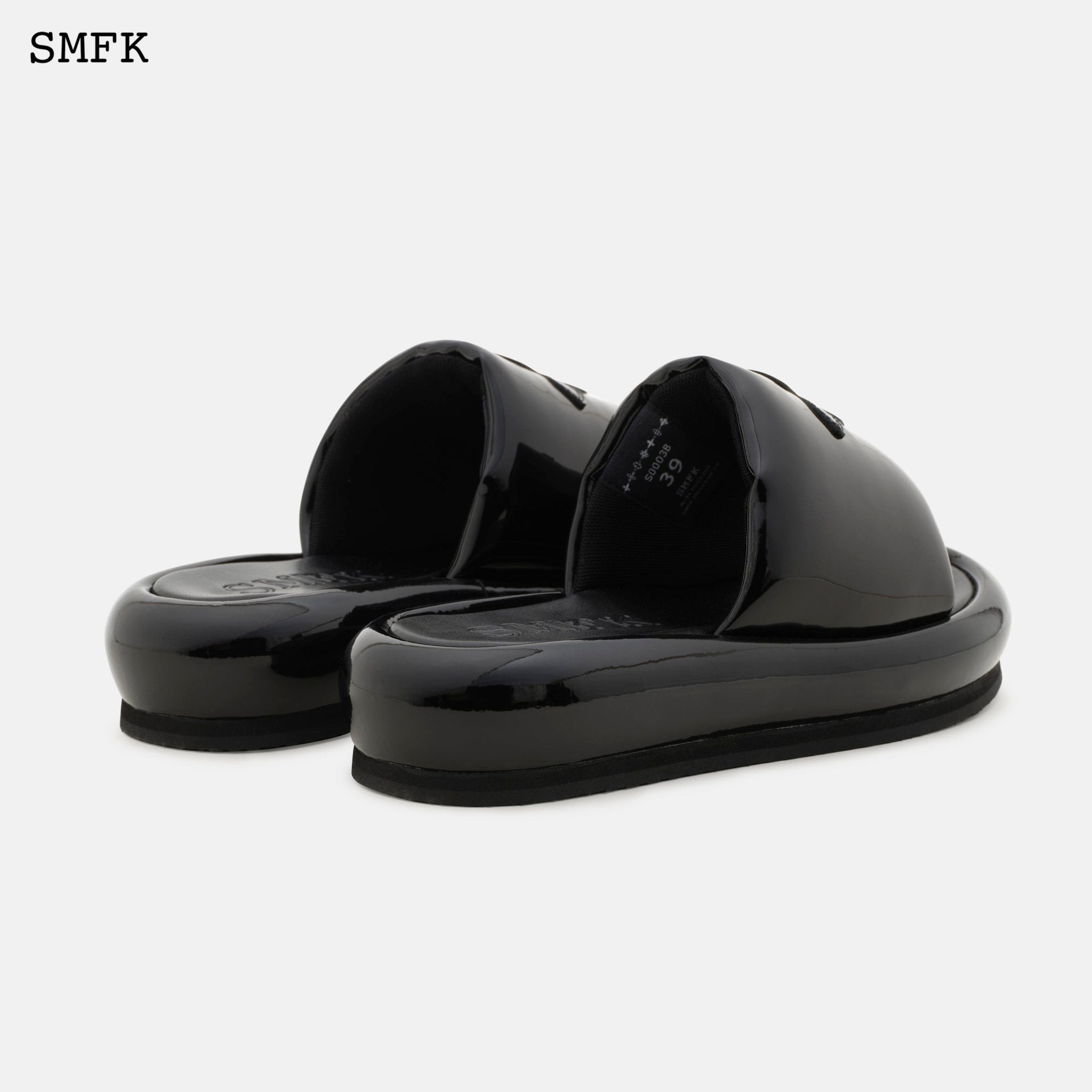 Compass Black Balloon Slippers