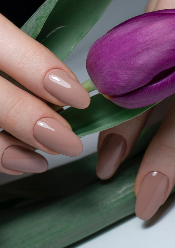 El regreso del diseño de uñas: las uñas de almendra - ND24 NailDesign