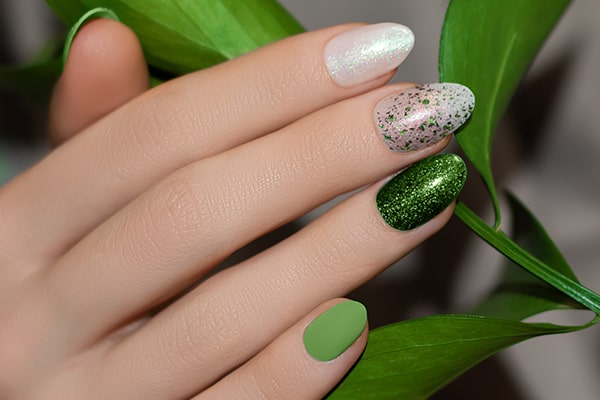 Trendfarbe Herbst 2021: Grün für dein Nageldesign! – ND24 NailDesign