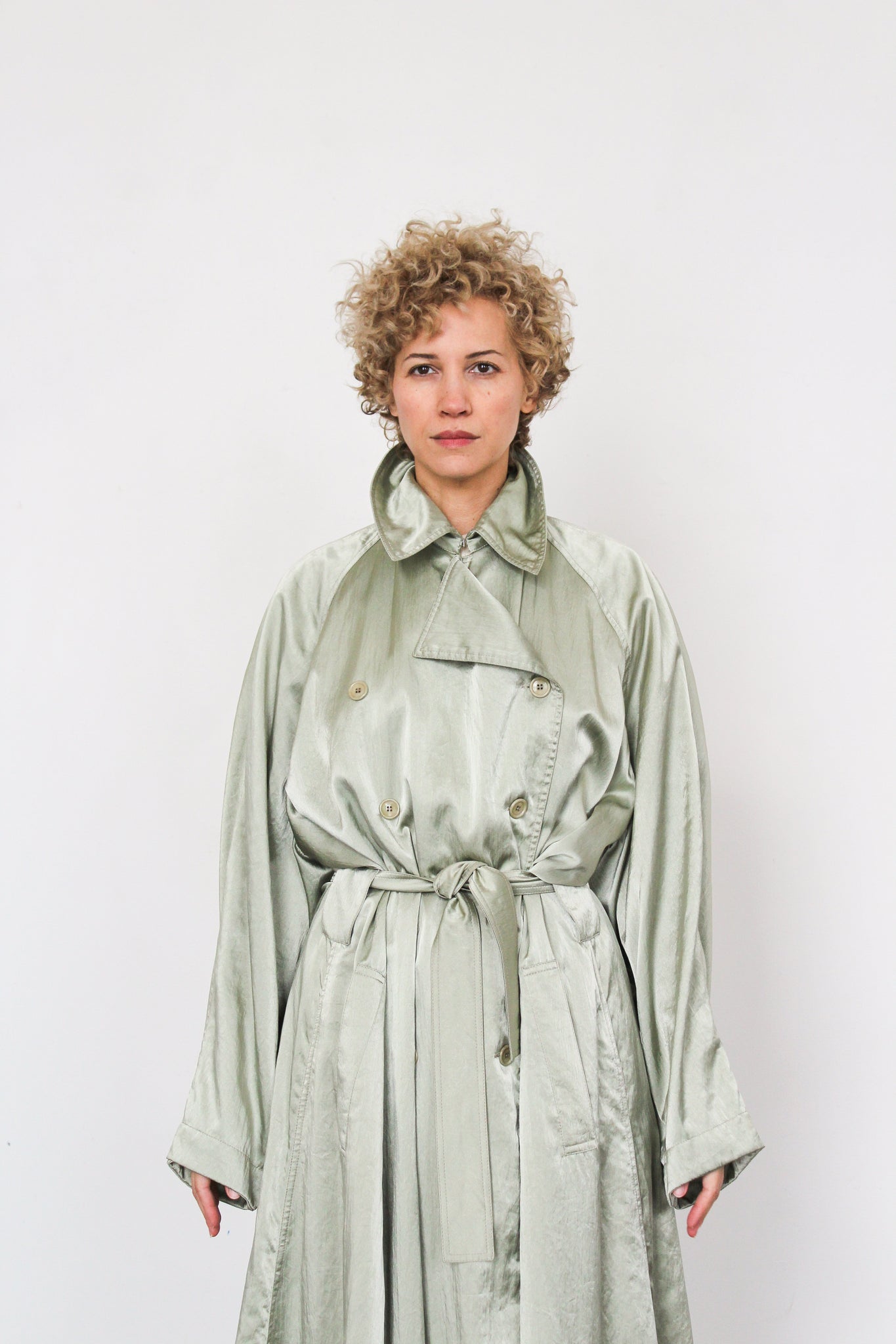 1980’s AZZEDINE ALAÏA satin trench coat | VINTAGE – Hall of Wonders