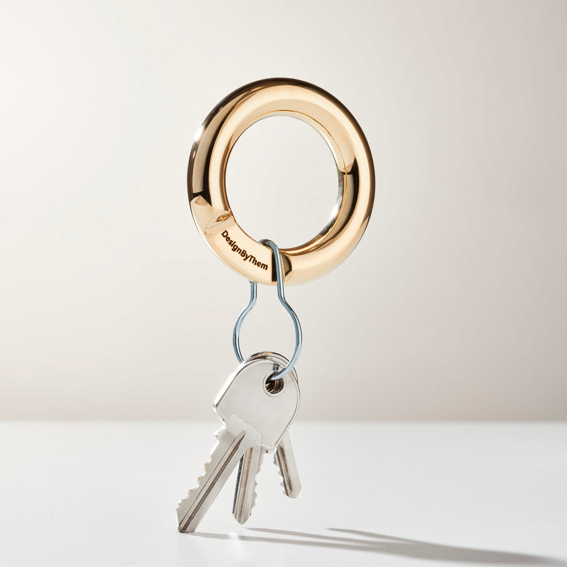 Oscar Keyring | Round Brass Loop Metal Keyring | Cat Yenn | DesignByThem