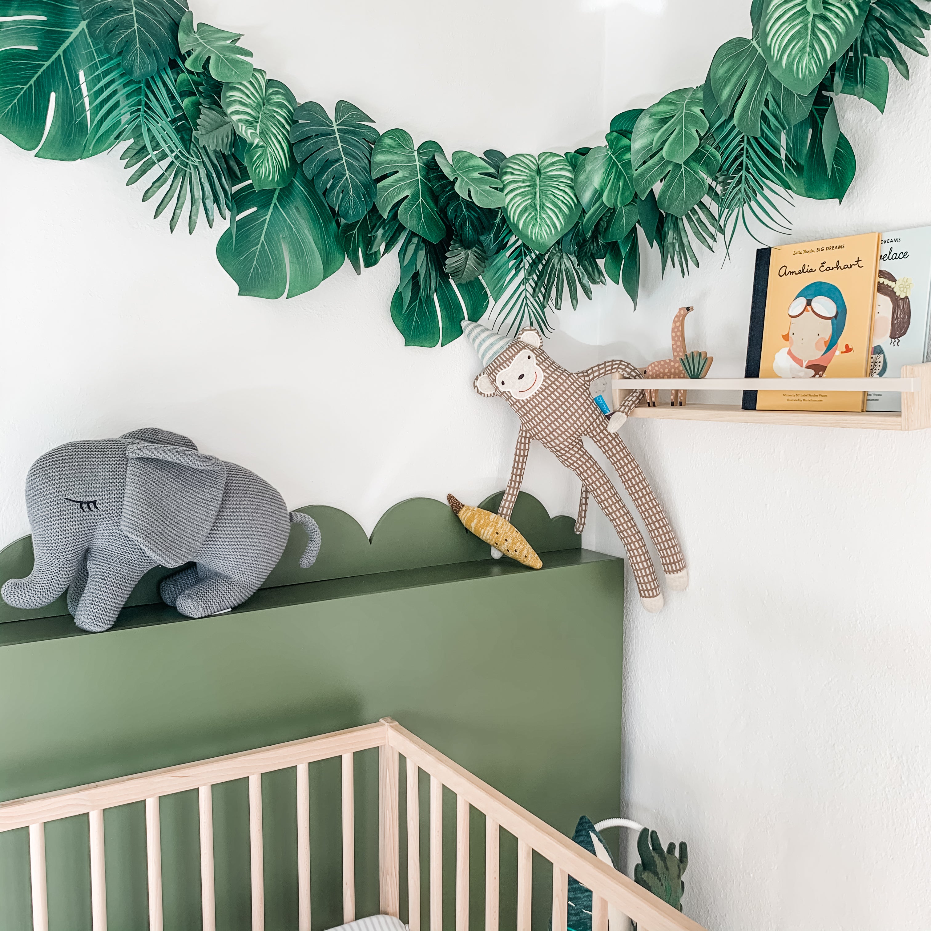 DIY-leaf-garland-for-party-or-kids-room-gender-neutral-nursery-decor-ideas