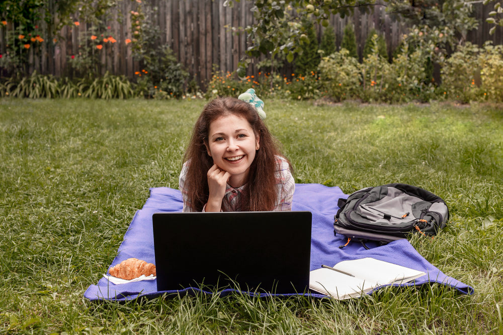 girl enjoying internet outside