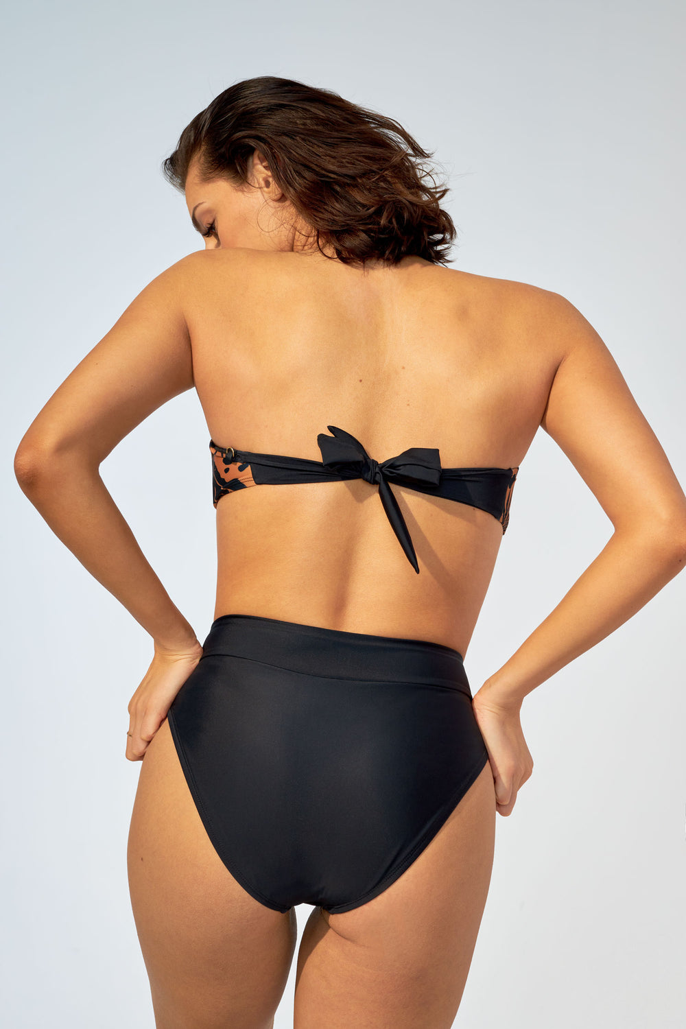 MARINA – Bikini top in Black and mesh – Selfish swimwear